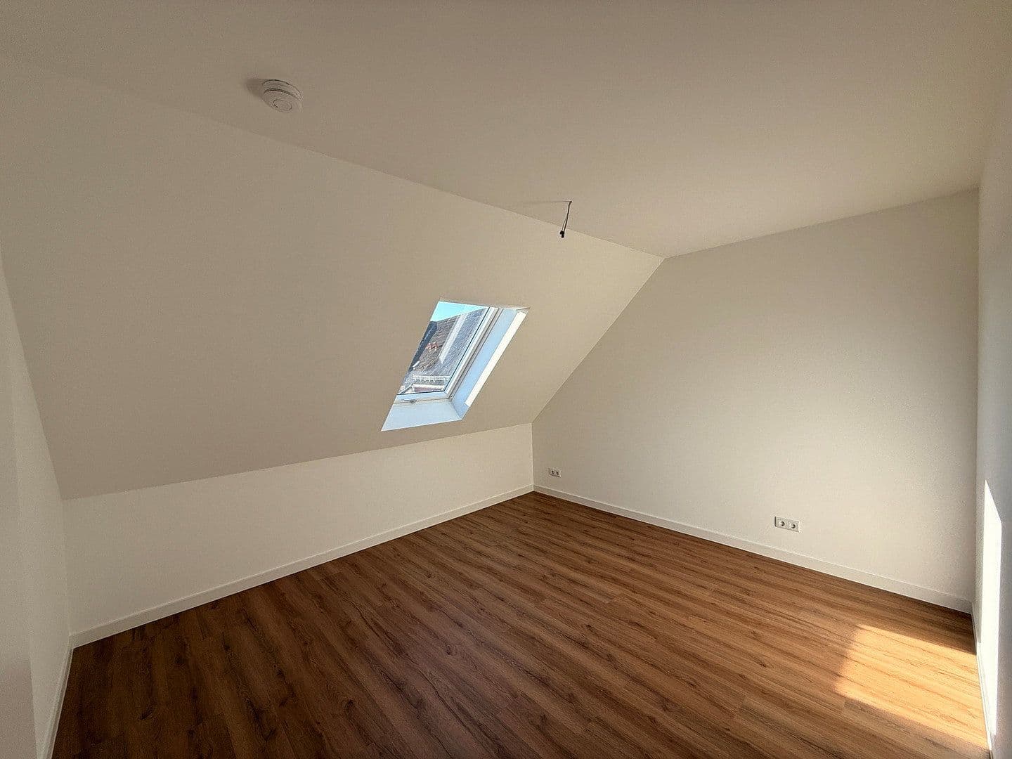 Pronájem bytu 3+1 75 m², Klingerplatz 4, Leipzig, Sasko Pronájem bytu 3+1 75 m², Klingerplatz 4, Leipzig, Sasko