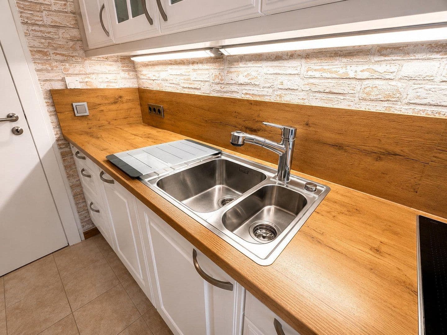 Prodej bytu 6+1 224 m², Berlin, Berlín Prodej bytu 6+1 224 m², Berlin, Berlín