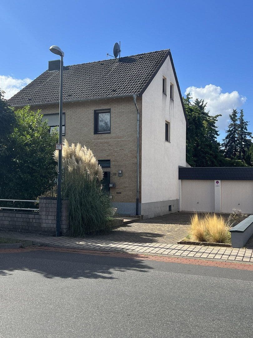 Prodej domu 115 m², pozemek 792 m², Düren, Severní Porýní-Vestfálsko Prodej domu 115 m², pozemek 792 m², Düren, Severní Porýní-Vestfálsko