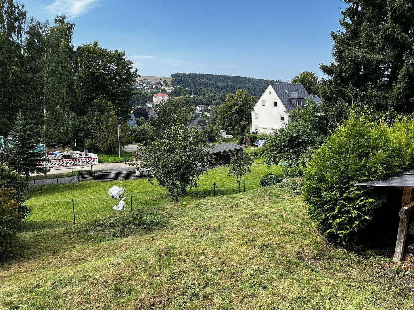 Prodej domu 142 m², pozemek 1.880 m², Chemnitz Einsiedel, Sasko Prodej domu 142 m², pozemek 1.880 m², Chemnitz Einsiedel, Sasko