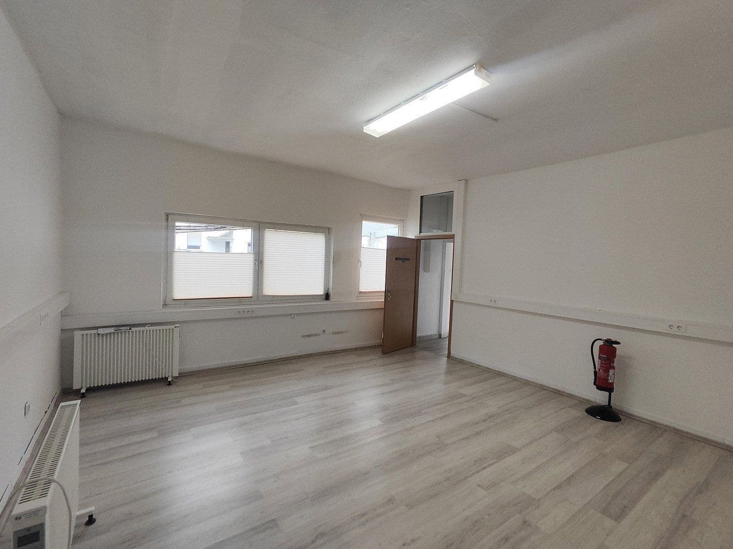 Pronájem nebytového prostoru 82 m², Bismarckstr. 296, Gelsenkirchen, Severní Porýní-Vestfálsko Pronájem nebytového prostoru 82 m², Bismarckstr. 296, Gelsenkirchen, Severní Porýní-Vestfálsko