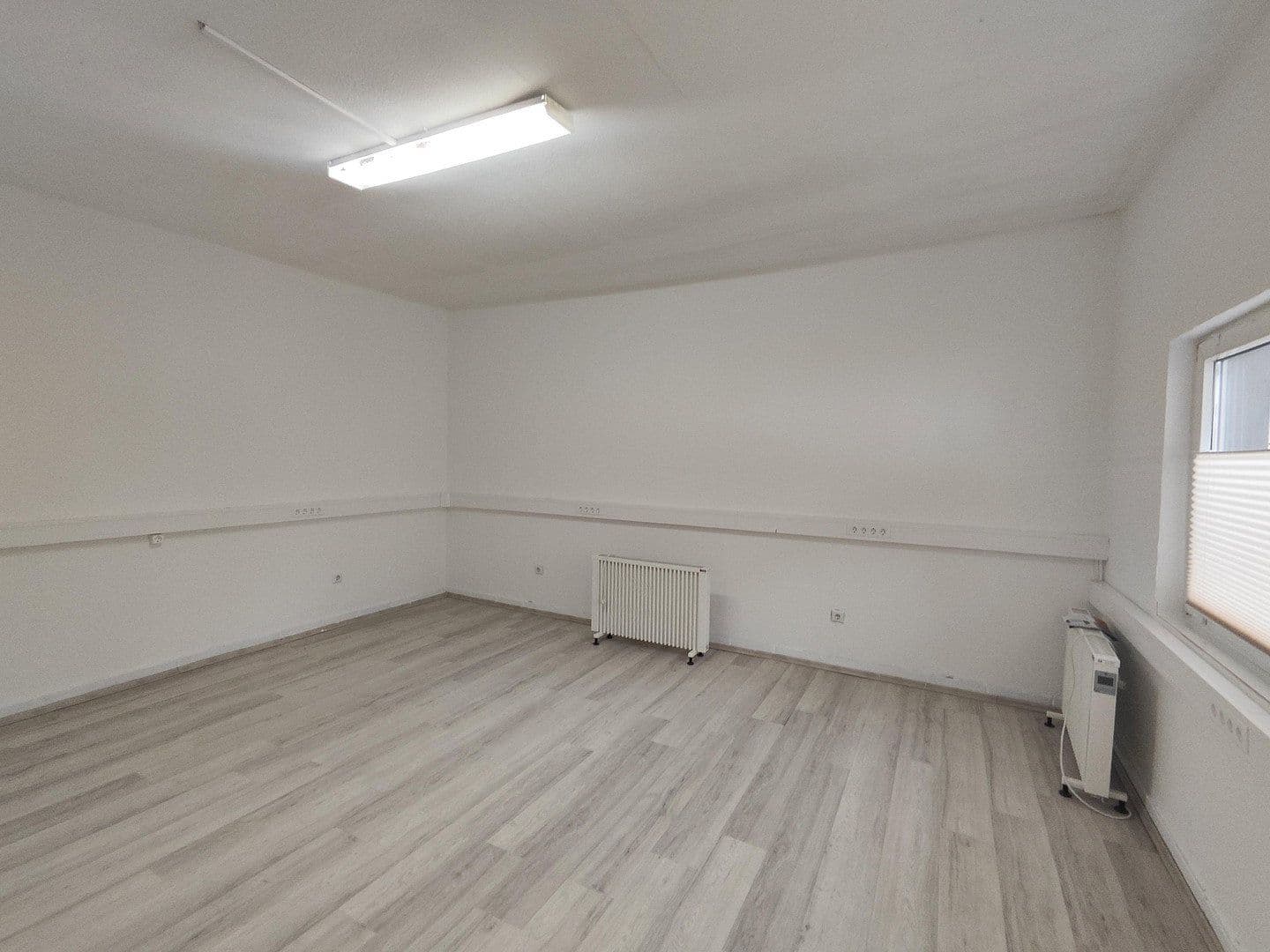 Pronájem nebytového prostoru 82 m², Bismarckstr. 296, Gelsenkirchen, Severní Porýní-Vestfálsko Pronájem nebytového prostoru 82 m², Bismarckstr. 296, Gelsenkirchen, Severní Porýní-Vestfálsko
