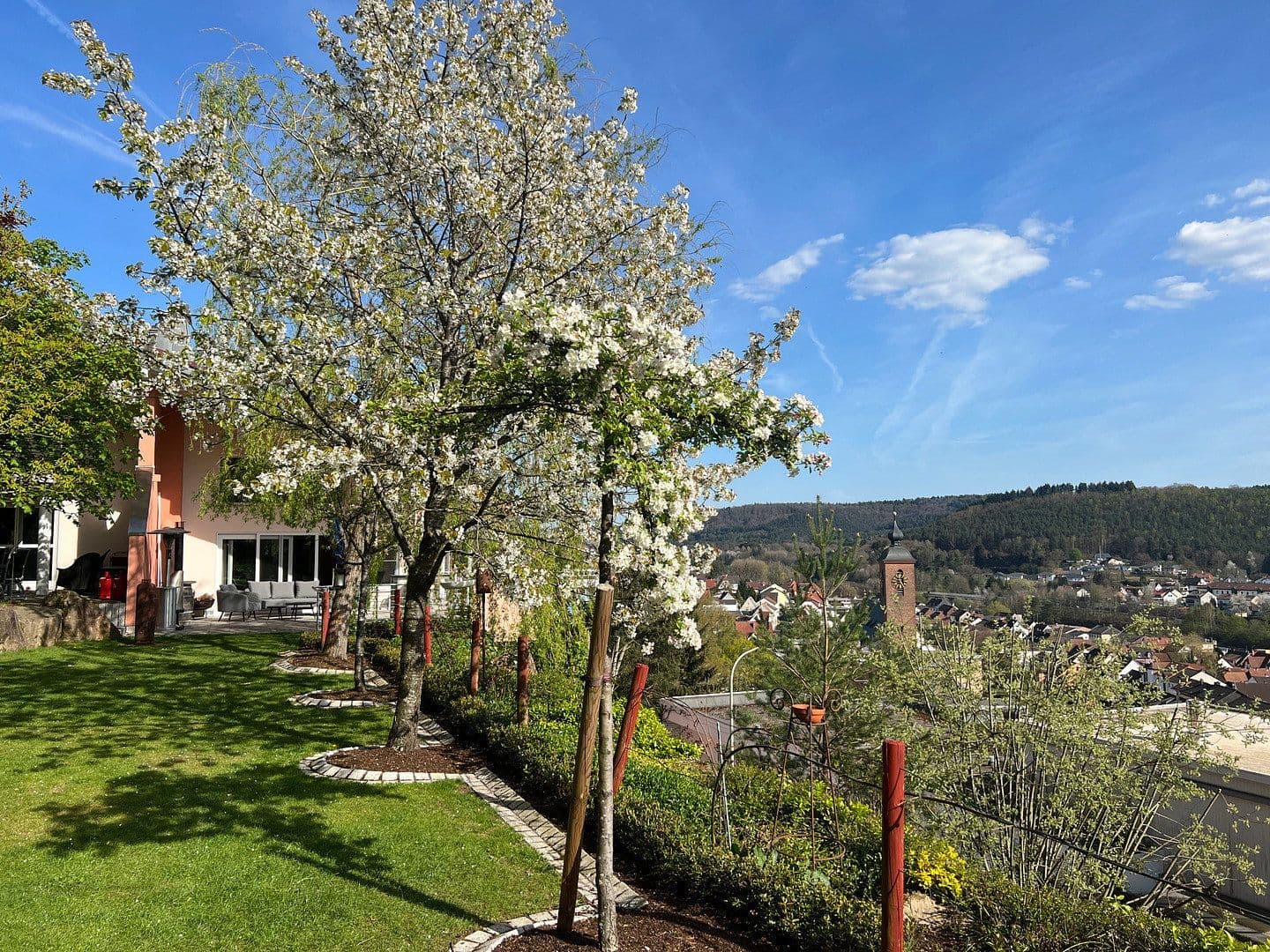 Prodej domu 350 m², pozemek 1.664 m², Rodalben, Porýní-Falc Prodej domu 350 m², pozemek 1.664 m², Rodalben, Porýní-Falc
