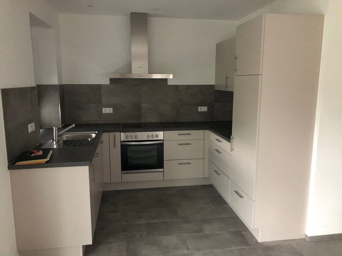 Pronájem bytu 3+1 71 m², Zimmermannstrasse 12, Laufenburg (Baden), Bádensko-Württembersko Pronájem bytu 3+1 71 m², Zimmermannstrasse 12, Laufenburg (Baden), Bádensko-Württembersko