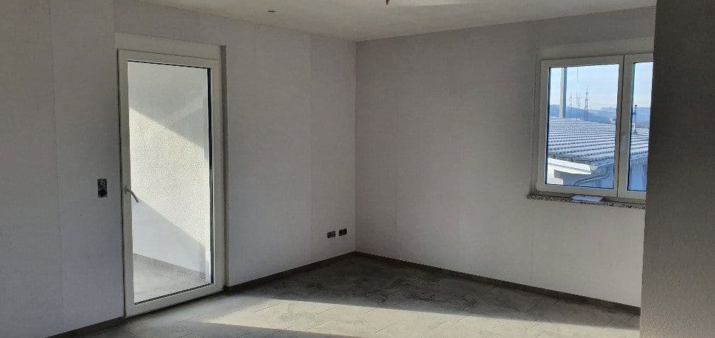 Pronájem bytu 3+1 71 m², Zimmermannstrasse 12, Laufenburg (Baden), Bádensko-Württembersko Pronájem bytu 3+1 71 m², Zimmermannstrasse 12, Laufenburg (Baden), Bádensko-Württembersko