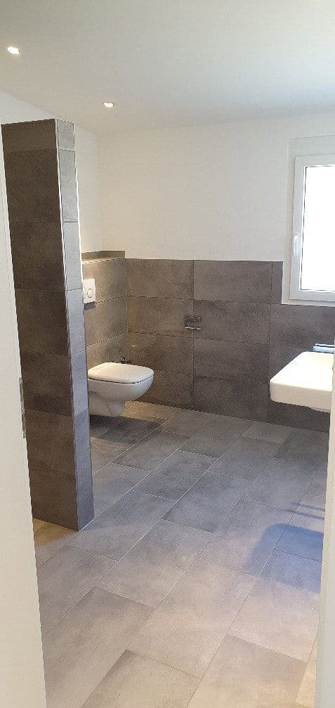 Pronájem bytu 3+1 71 m², Zimmermannstrasse 12, Laufenburg (Baden), Bádensko-Württembersko Pronájem bytu 3+1 71 m², Zimmermannstrasse 12, Laufenburg (Baden), Bádensko-Württembersko
