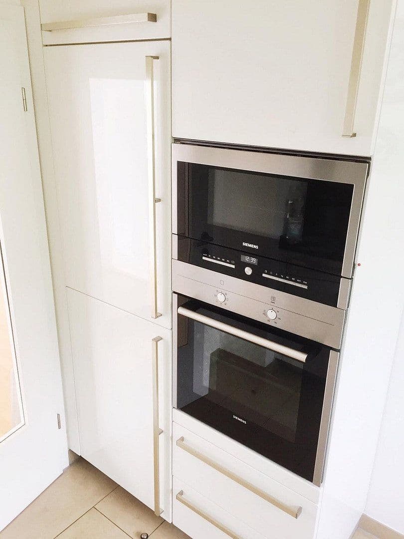 Pronájem domu 154 m², pozemek 350 m², Zum Margarethenzehnten 24, Frankfurt am Main, Hessen Pronájem domu 154 m², pozemek 350 m², Zum Margarethenzehnten 24, Frankfurt am Main, Hessen