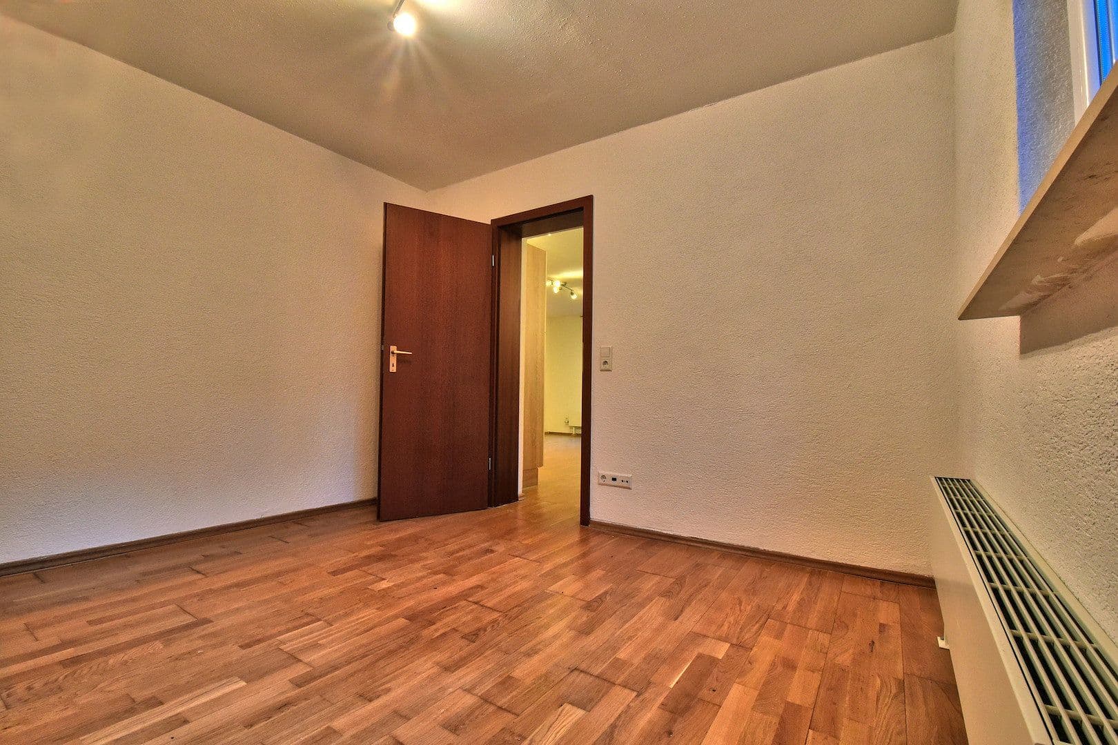 Pronájem bytu 2+1 47 m², Stuttgart, Bádensko-Württembersko Pronájem bytu 2+1 47 m², Stuttgart, Bádensko-Württembersko