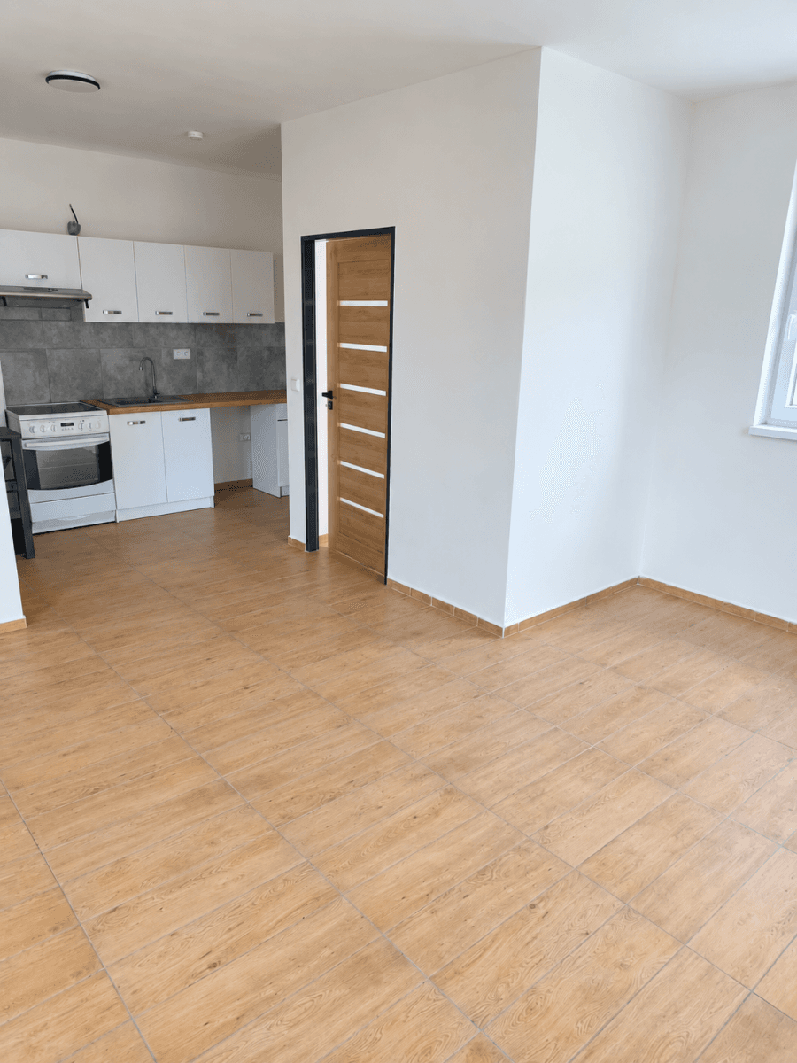 Pronájem bytu 1+kk 36 m², Všemyslice, Jihočeský kraj Pronájem bytu 1+kk 36 m², Všemyslice, Jihočeský kraj