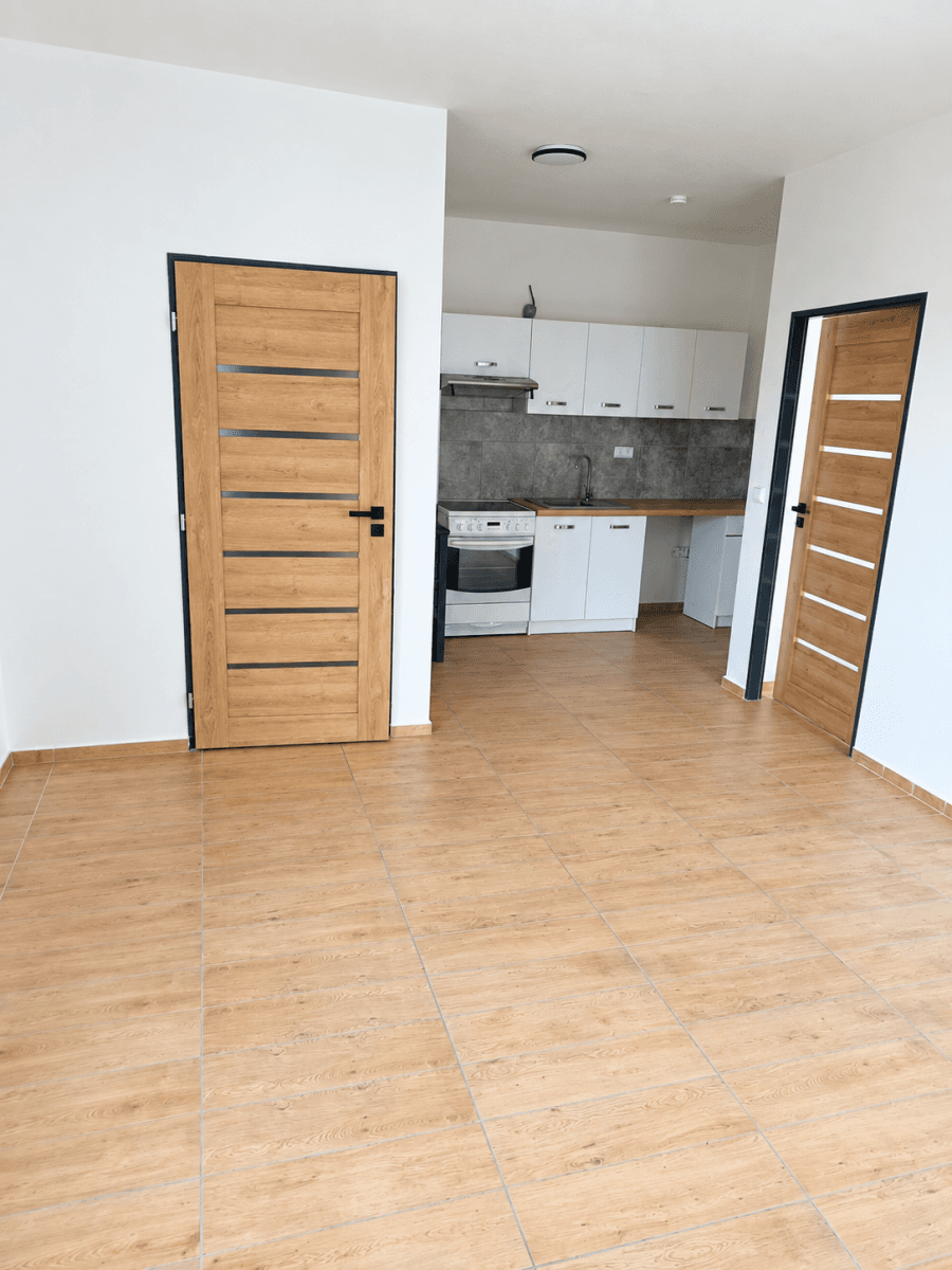 Pronájem bytu 1+kk 36 m², Všemyslice, Jihočeský kraj Pronájem bytu 1+kk 36 m², Všemyslice, Jihočeský kraj
