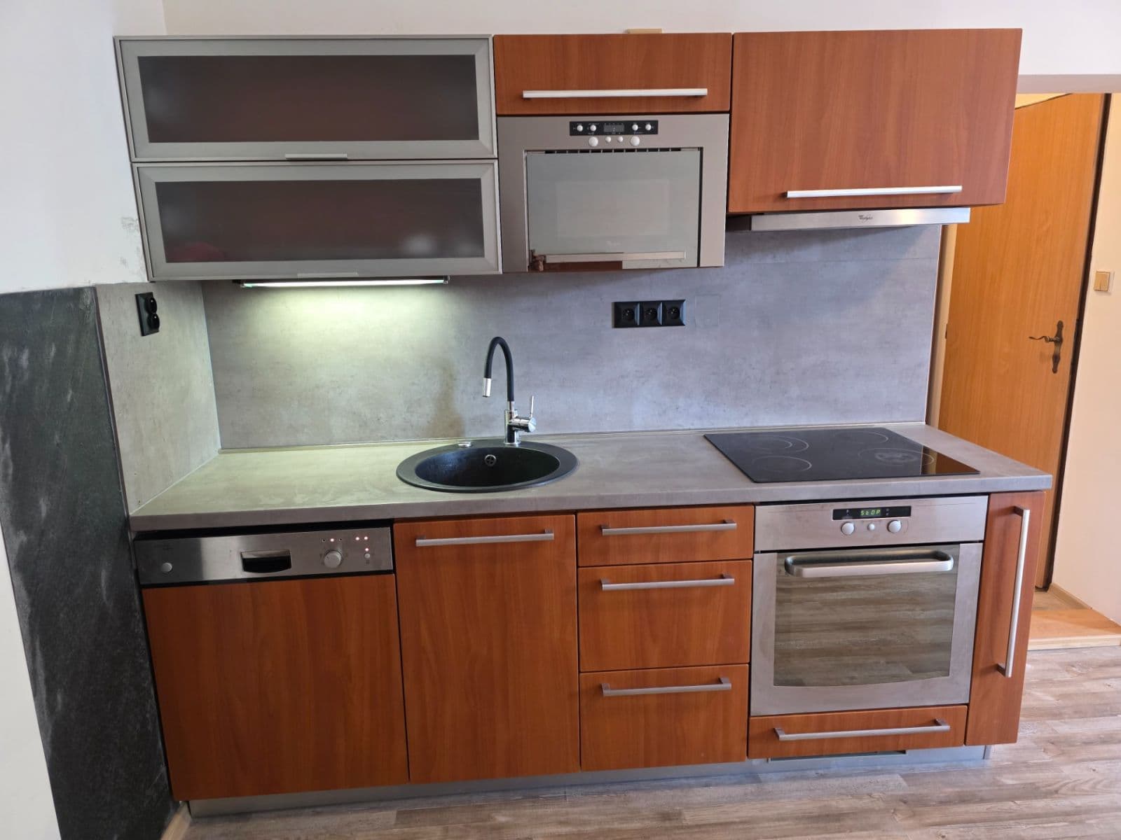 Pronájem bytu 2+kk 35 m², Mladé Buky, Královéhradecký kraj Pronájem bytu 2+kk 35 m², Mladé Buky, Královéhradecký kraj
