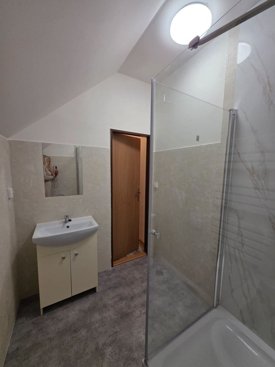 Pronájem bytu 2+kk 35 m², Mladé Buky, Královéhradecký kraj Pronájem bytu 2+kk 35 m², Mladé Buky, Královéhradecký kraj