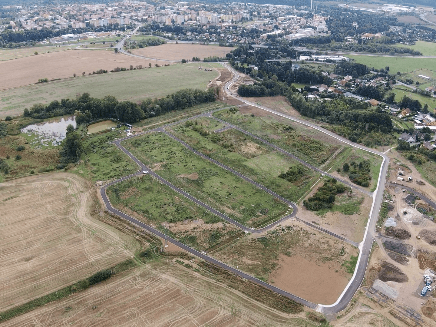 Prodej pozemku 1.000 m², Ostrov, Karlovarský kraj Prodej pozemku 1.000 m², Ostrov, Karlovarský kraj
