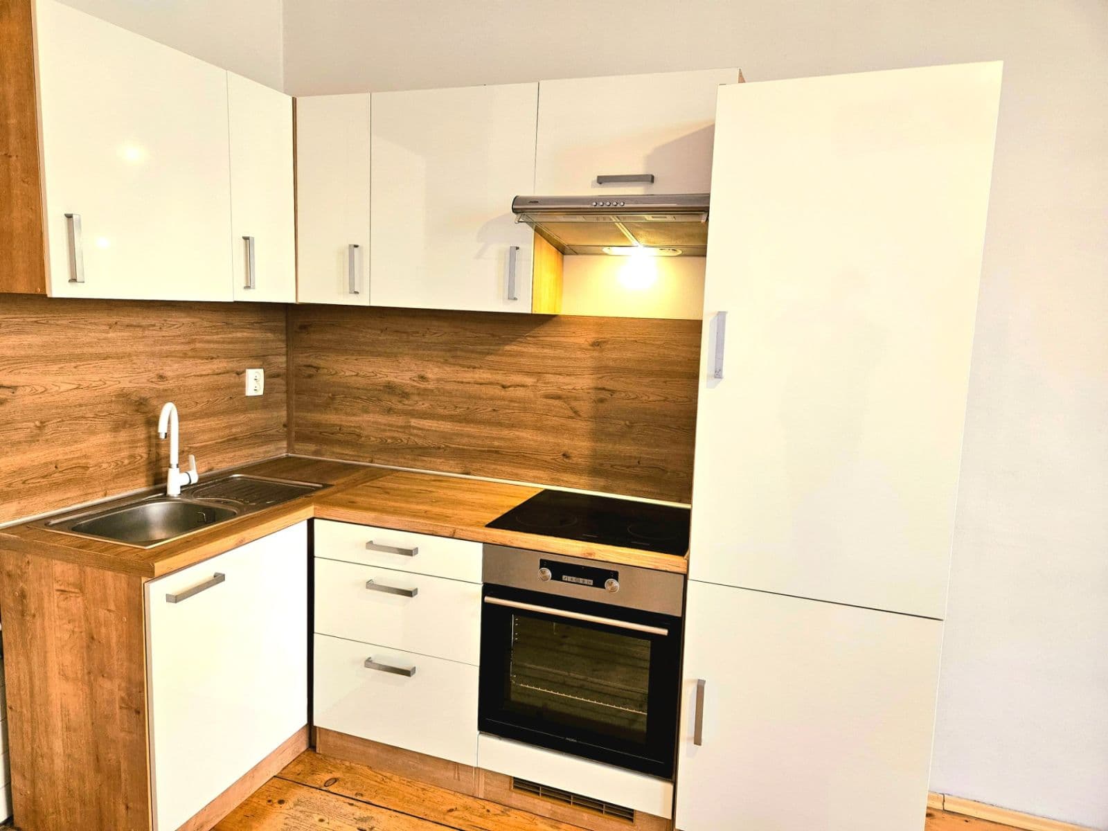 Pronájem bytu 1+kk 27 m², Vlkova, Praha, Praha Pronájem bytu 1+kk 27 m², Vlkova, Praha, Praha