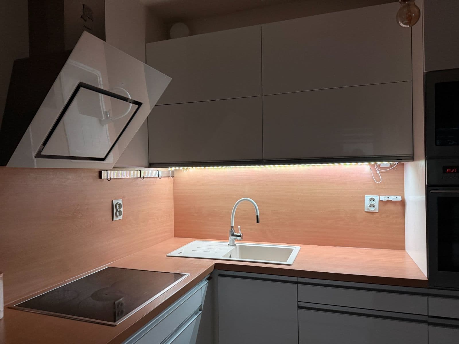 Prodej bytu 2+kk 49 m², Za Devítkou, Jinočany, Středočeský kraj Prodej bytu 2+kk 49 m², Za Devítkou, Jinočany, Středočeský kraj