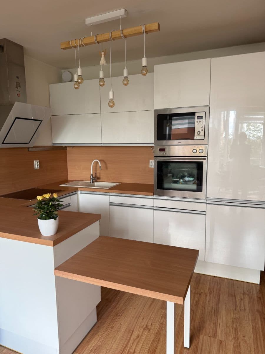 Prodej bytu 2+kk 49 m², Za Devítkou, Jinočany, Středočeský kraj Prodej bytu 2+kk 49 m², Za Devítkou, Jinočany, Středočeský kraj
