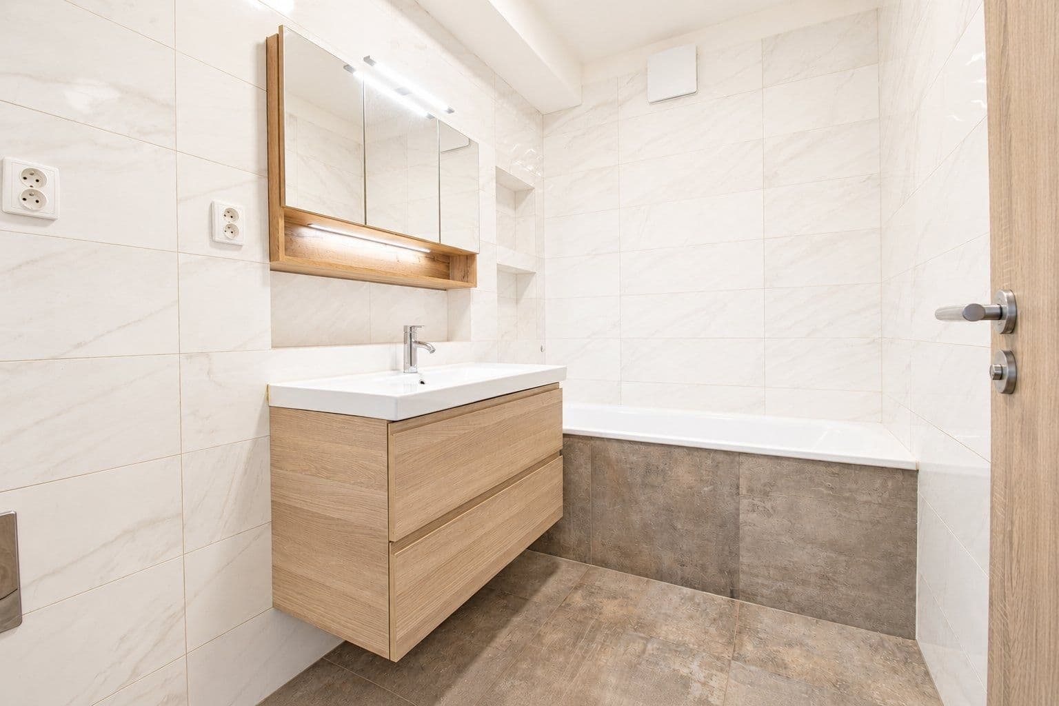 Pronájem bytu 3+kk 70 m², Fojtova, Praha, Praha Pronájem bytu 3+kk 70 m², Fojtova, Praha, Praha