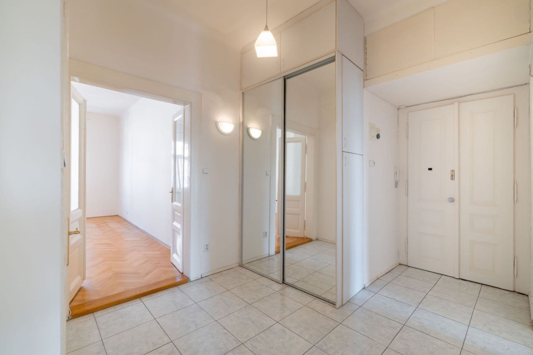 Prodej bytu 2+1 80 m², Chodská, Praha, Praha Prodej bytu 2+1 80 m², Chodská, Praha, Praha