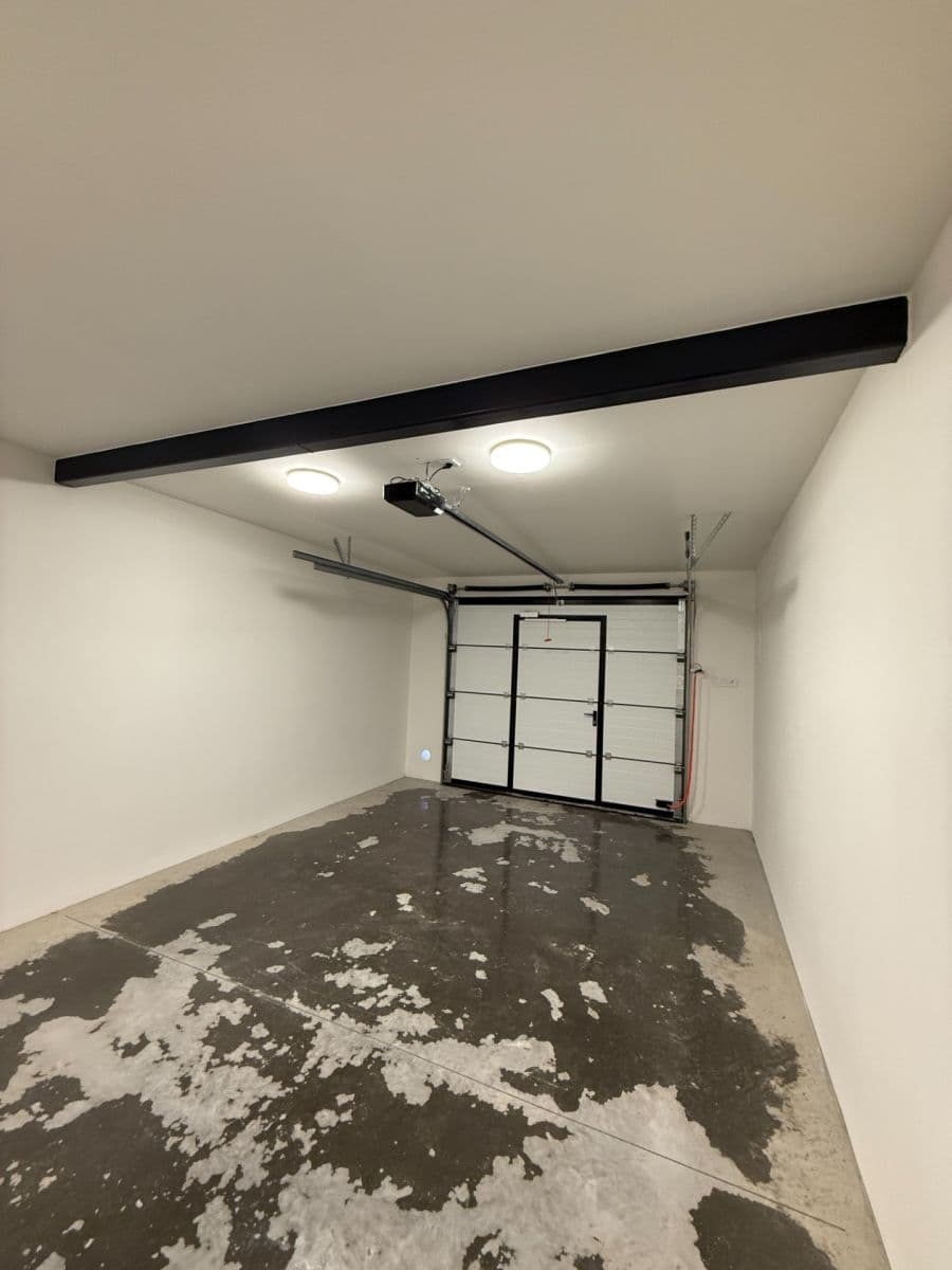 Prodej garáže 30 m², Záhlinická, Hulín, Zlínský kraj Prodej garáže 30 m², Záhlinická, Hulín, Zlínský kraj