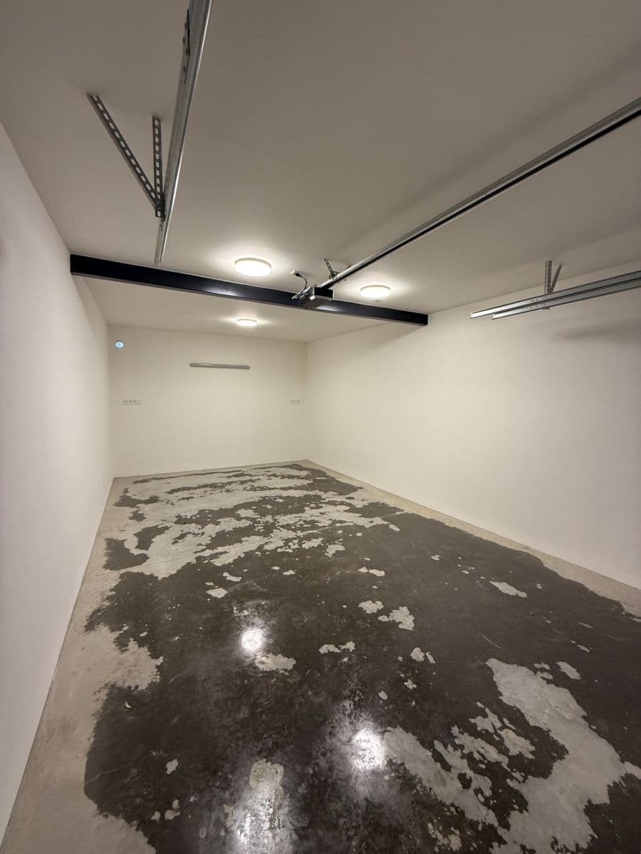 Prodej garáže 30 m², Záhlinická, Hulín, Zlínský kraj Prodej garáže 30 m², Záhlinická, Hulín, Zlínský kraj