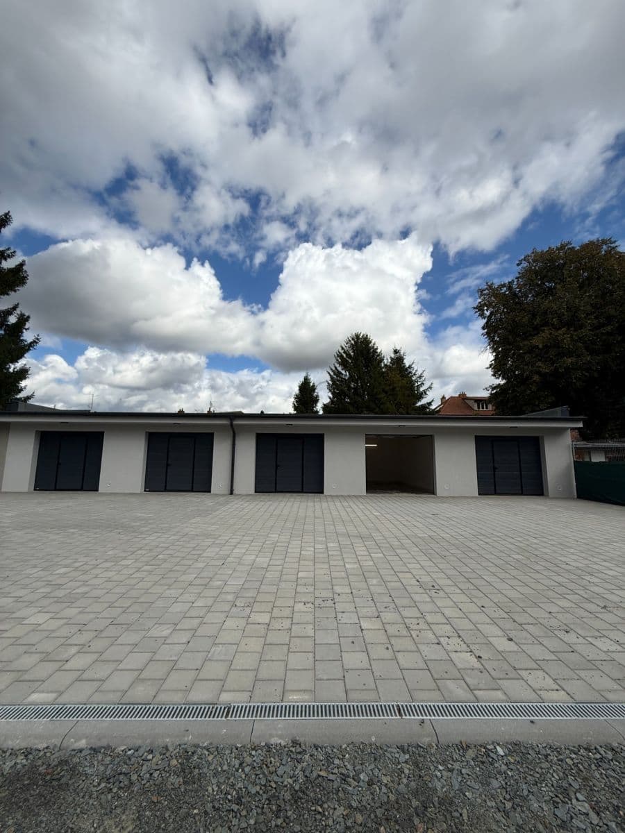 Prodej garáže 30 m², Záhlinická, Hulín, Zlínský kraj Prodej garáže 30 m², Záhlinická, Hulín, Zlínský kraj