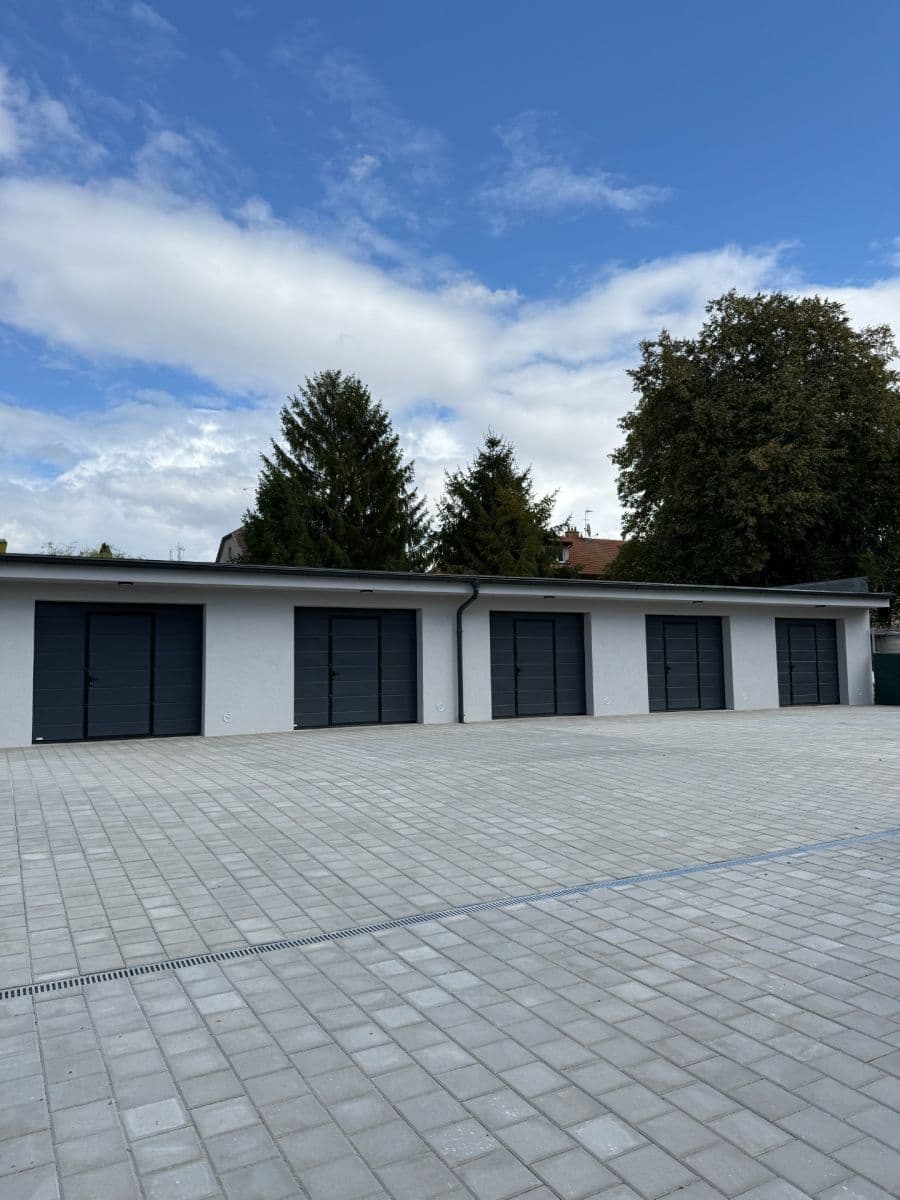 Prodej garáže 30 m², Záhlinická, Hulín, Zlínský kraj Prodej garáže 30 m², Záhlinická, Hulín, Zlínský kraj