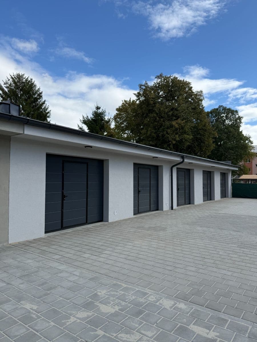 Prodej garáže 30 m², Záhlinická, Hulín, Zlínský kraj Prodej garáže 30 m², Záhlinická, Hulín, Zlínský kraj