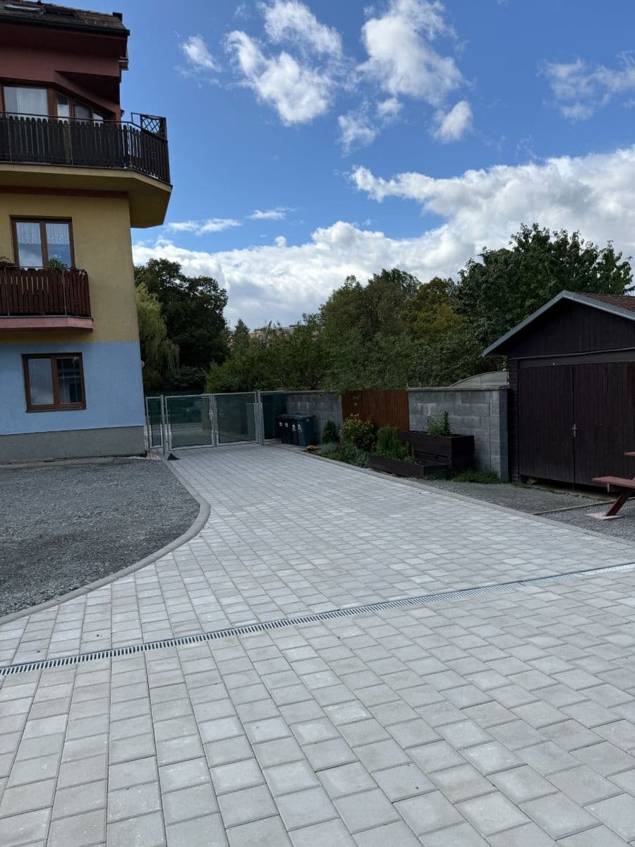 Prodej garáže 30 m², Záhlinická, Hulín, Zlínský kraj Prodej garáže 30 m², Záhlinická, Hulín, Zlínský kraj