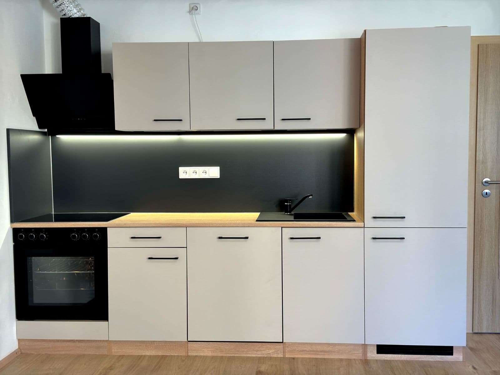 Prodej bytu 1+kk 34 m², Jaroslava Holečka, Kladno, Středočeský kraj Prodej bytu 1+kk 34 m², Jaroslava Holečka, Kladno, Středočeský kraj