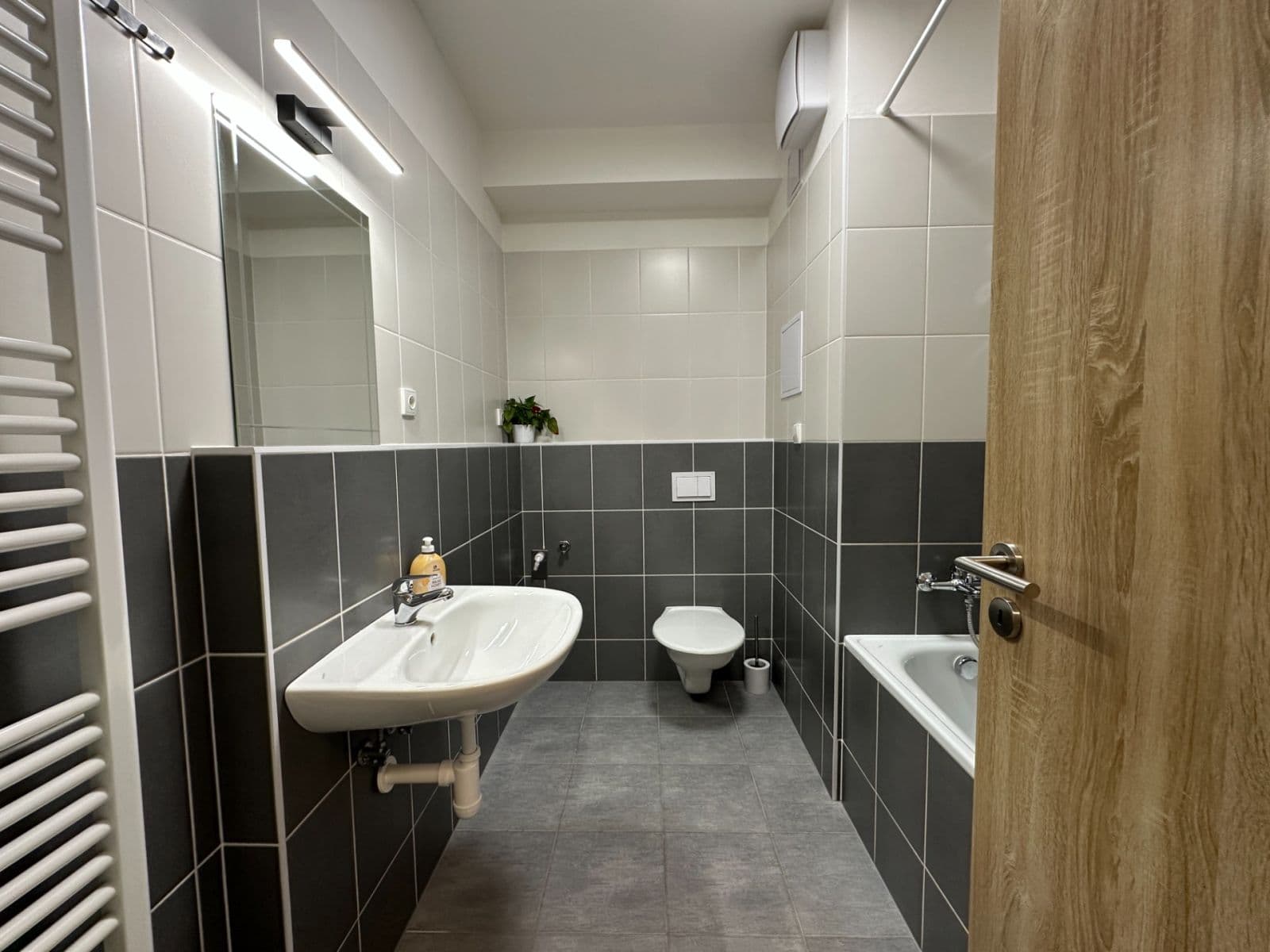 Prodej bytu 1+kk 34 m², Jaroslava Holečka, Kladno, Středočeský kraj Prodej bytu 1+kk 34 m², Jaroslava Holečka, Kladno, Středočeský kraj