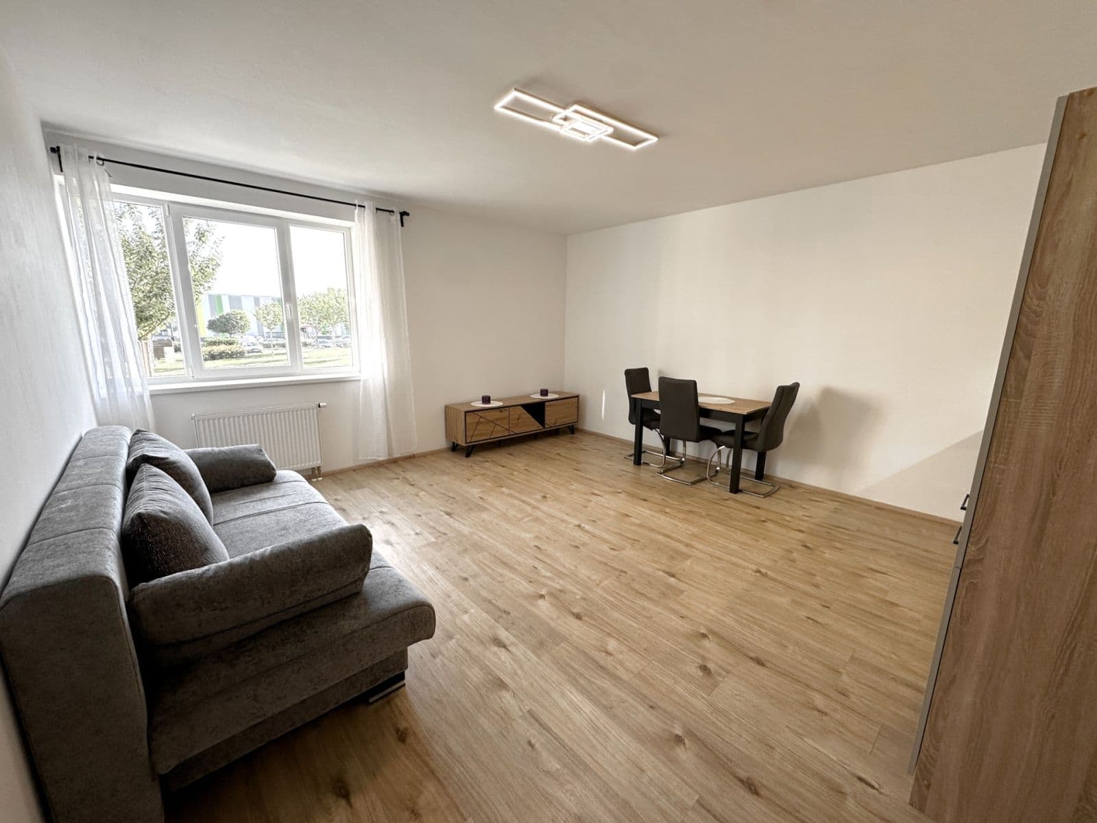 Prodej bytu 1+kk 34 m², Jaroslava Holečka, Kladno, Středočeský kraj Prodej bytu 1+kk 34 m², Jaroslava Holečka, Kladno, Středočeský kraj