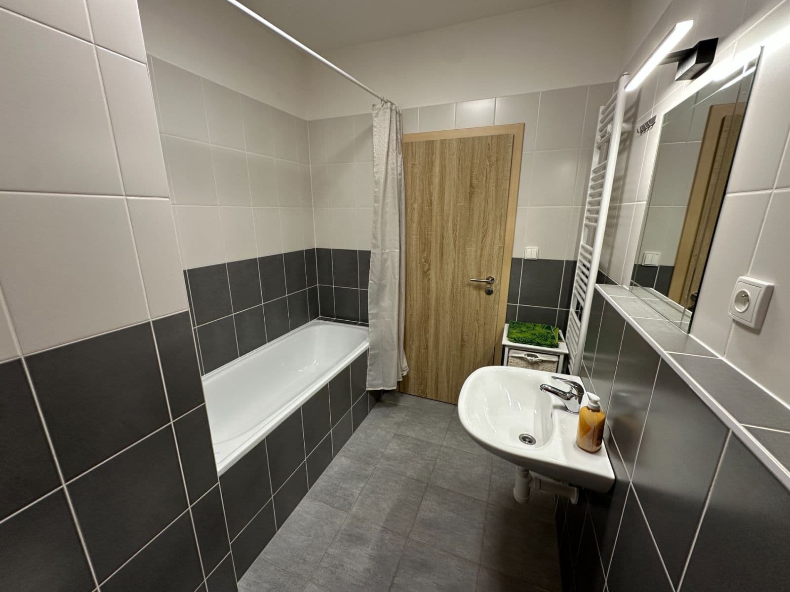 Prodej bytu 1+kk 34 m², Jaroslava Holečka, Kladno, Středočeský kraj Prodej bytu 1+kk 34 m², Jaroslava Holečka, Kladno, Středočeský kraj