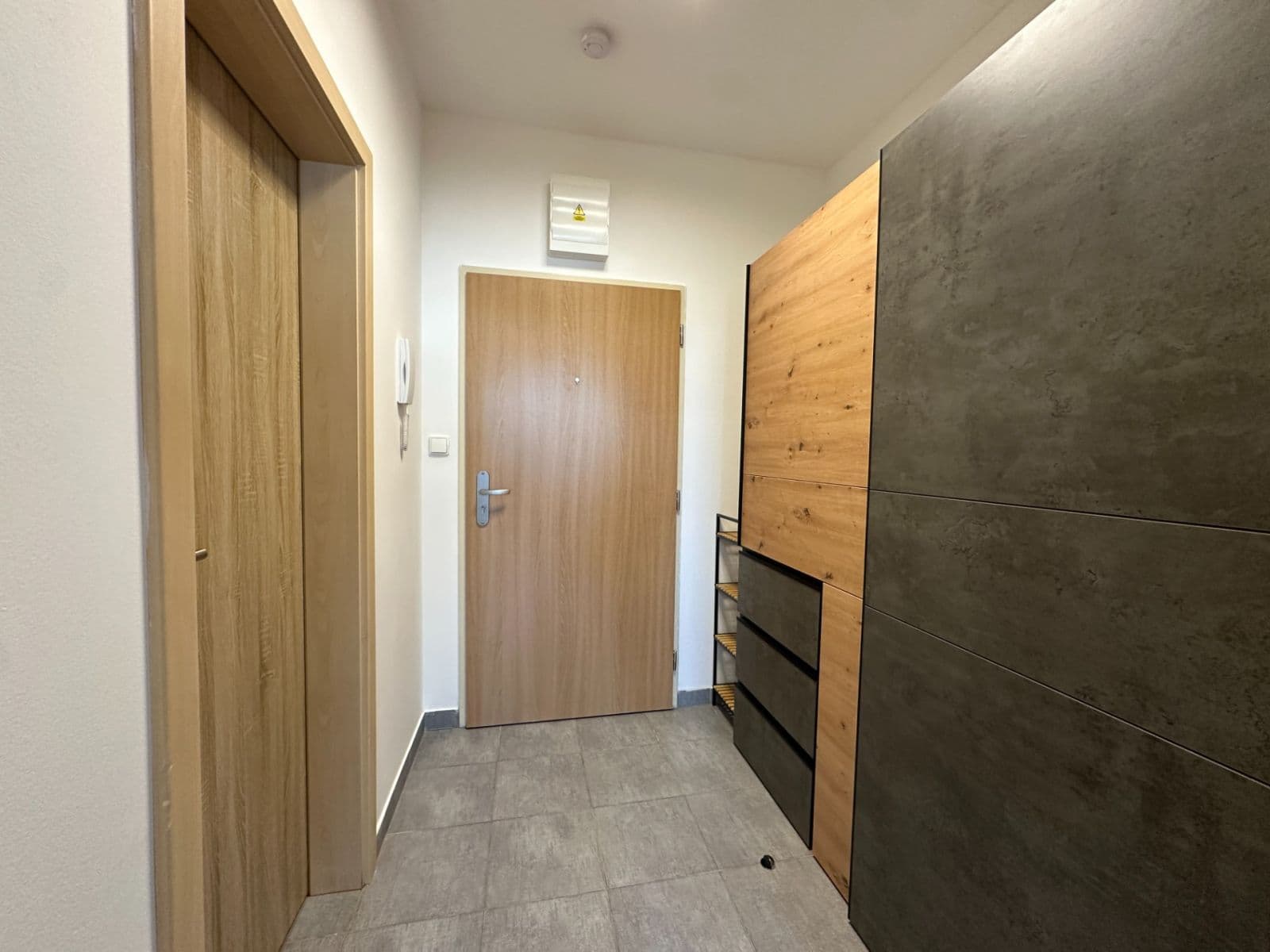 Prodej bytu 1+kk 34 m², Jaroslava Holečka, Kladno, Středočeský kraj Prodej bytu 1+kk 34 m², Jaroslava Holečka, Kladno, Středočeský kraj