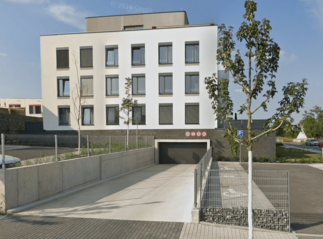 Pronájem garáže 10 m², Oldřichovská, Praha, Praha Pronájem garáže 10 m², Oldřichovská, Praha, Praha
