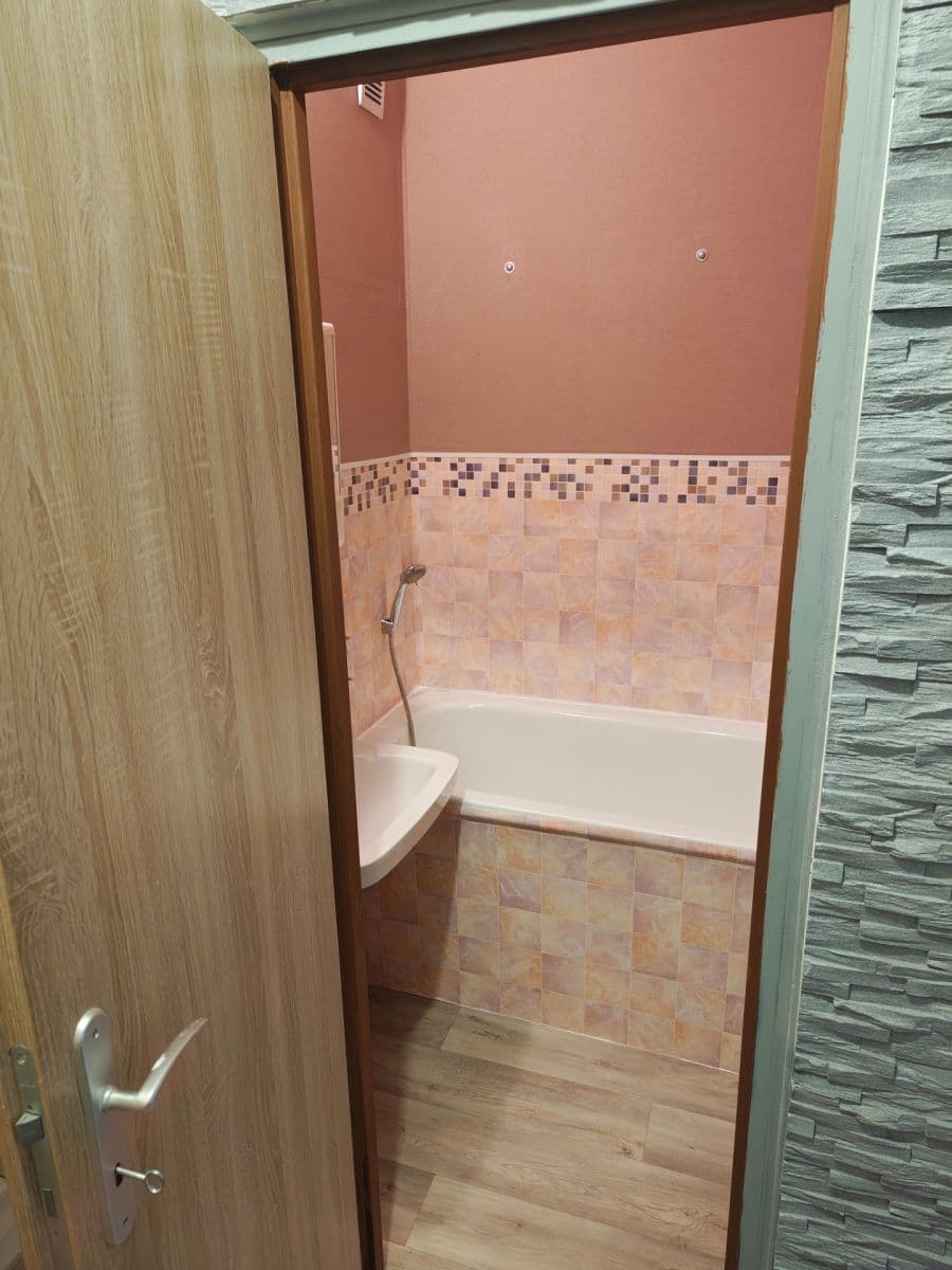 Pronájem bytu 2+1 53 m², Cihlářská, Chomutov, Ústecký kraj Pronájem bytu 2+1 53 m², Cihlářská, Chomutov, Ústecký kraj