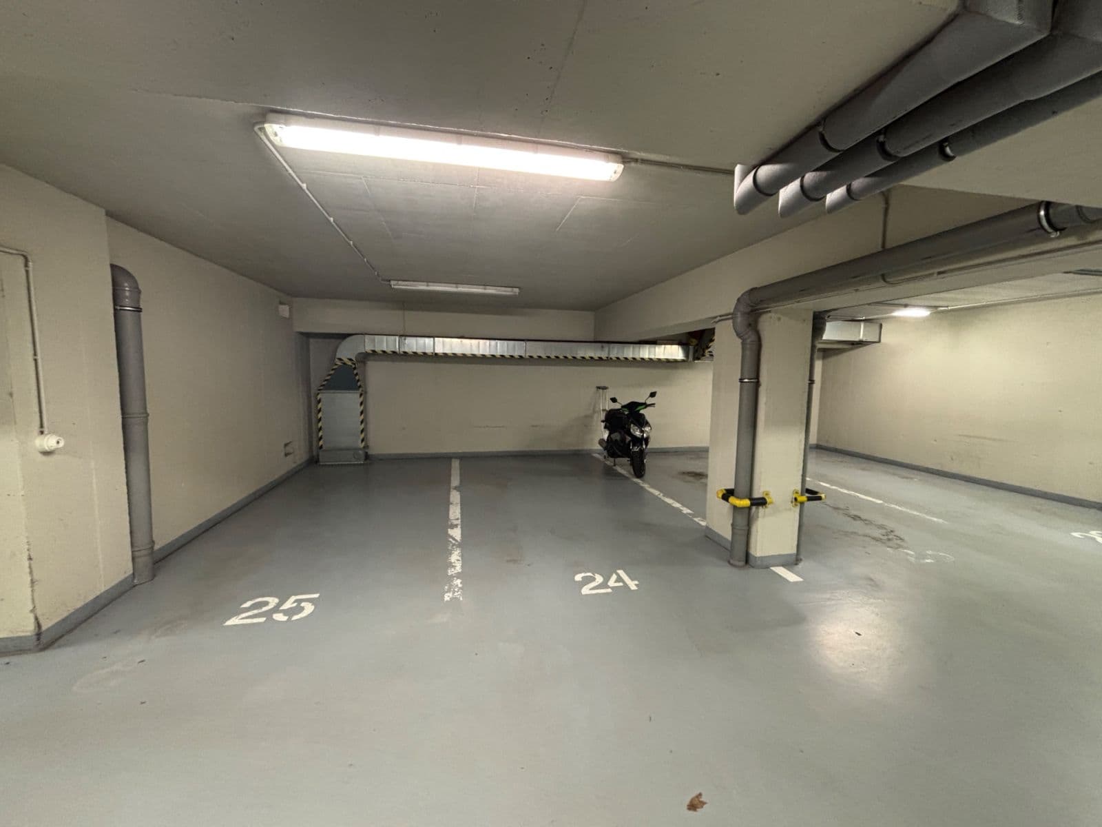 Pronájem garáže 16 m², Praha, Praha Pronájem garáže 16 m², Praha, Praha