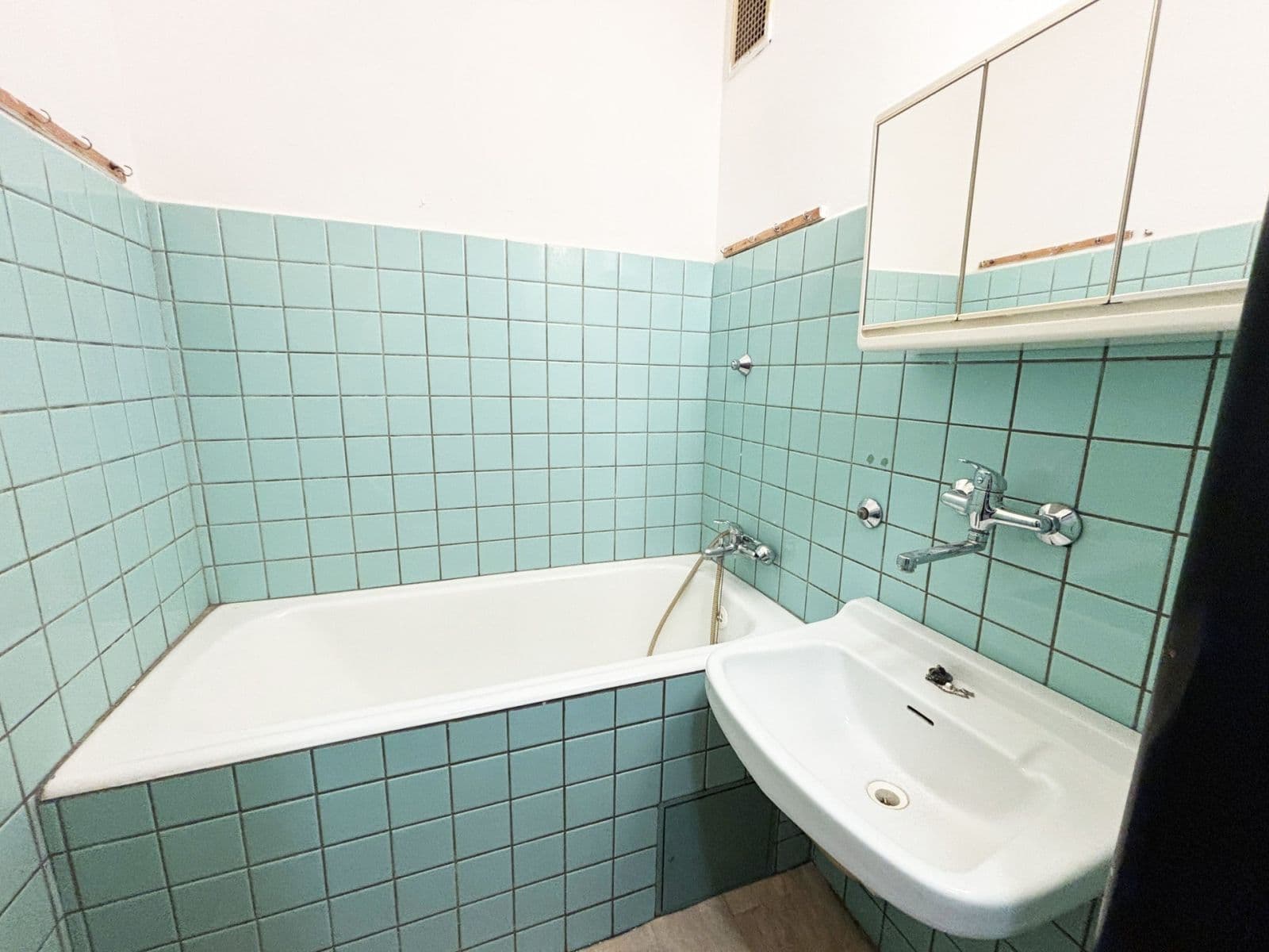Pronájem bytu 2+1 53 m², Frýdecká, Praha, Praha Pronájem bytu 2+1 53 m², Frýdecká, Praha, Praha