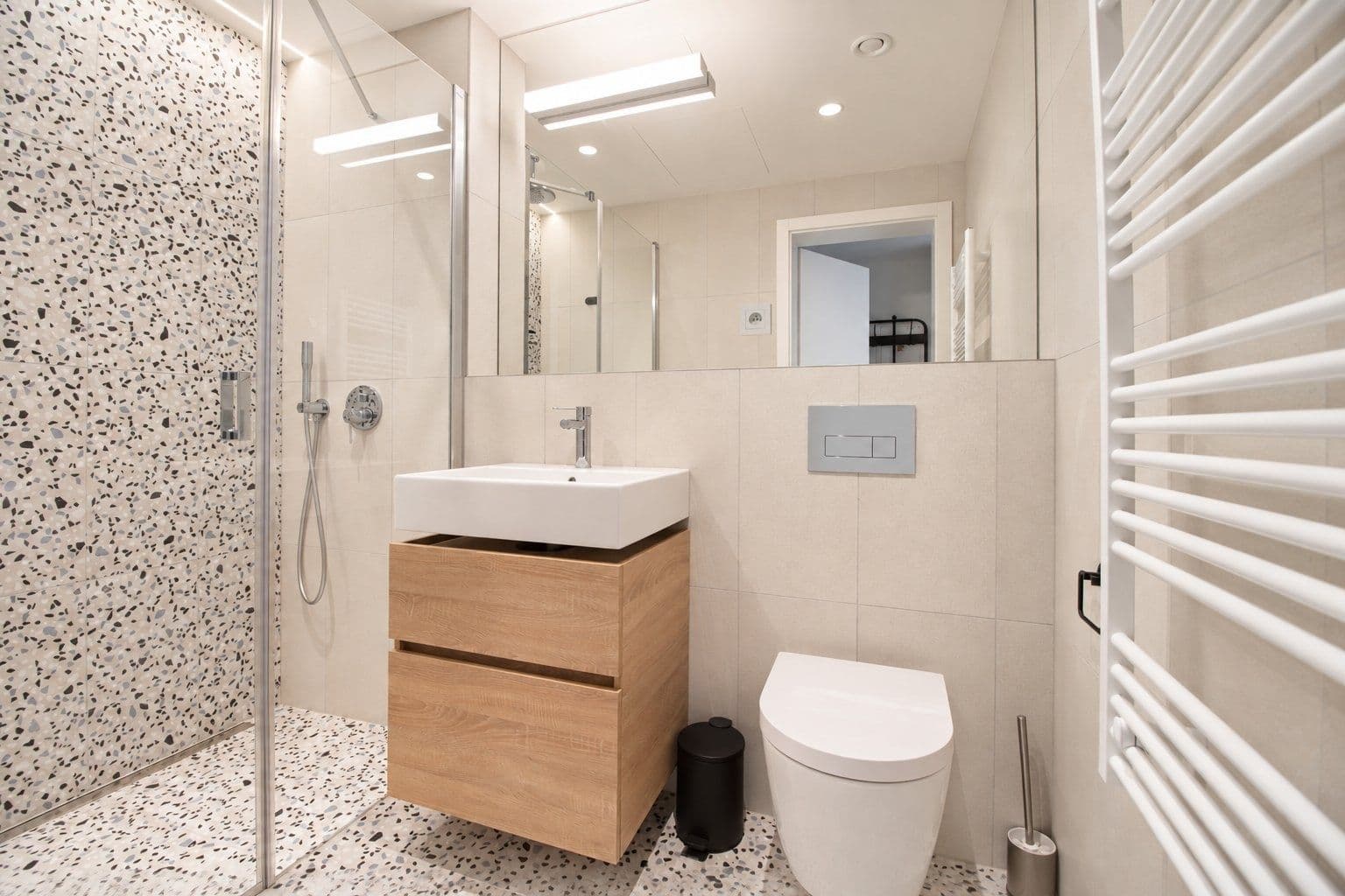 Pronájem bytu 1+kk 36 m², U Komína, Praha, Praha Pronájem bytu 1+kk 36 m², U Komína, Praha, Praha