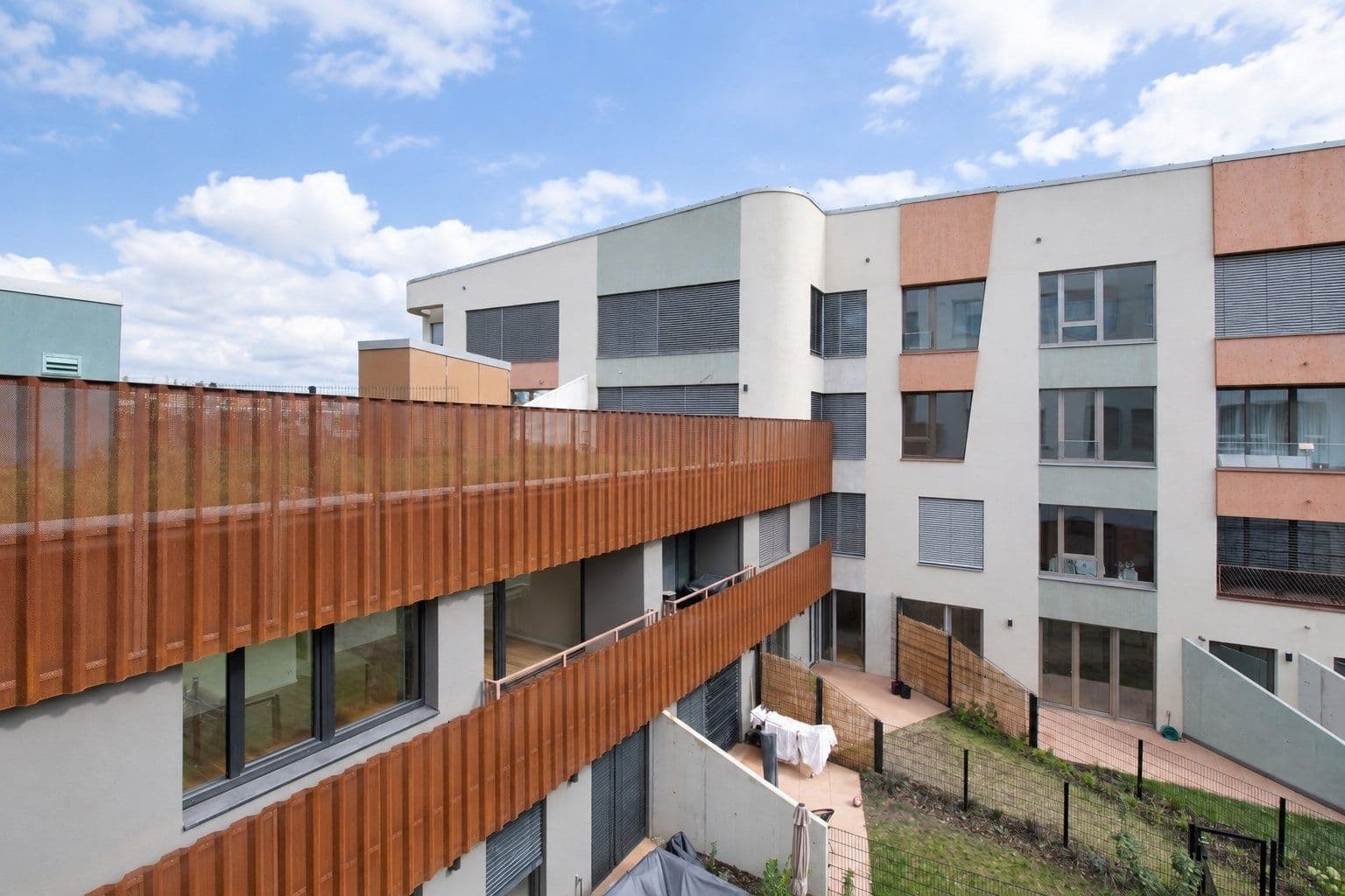 Pronájem bytu 1+kk 36 m², U Komína, Praha, Praha Pronájem bytu 1+kk 36 m², U Komína, Praha, Praha