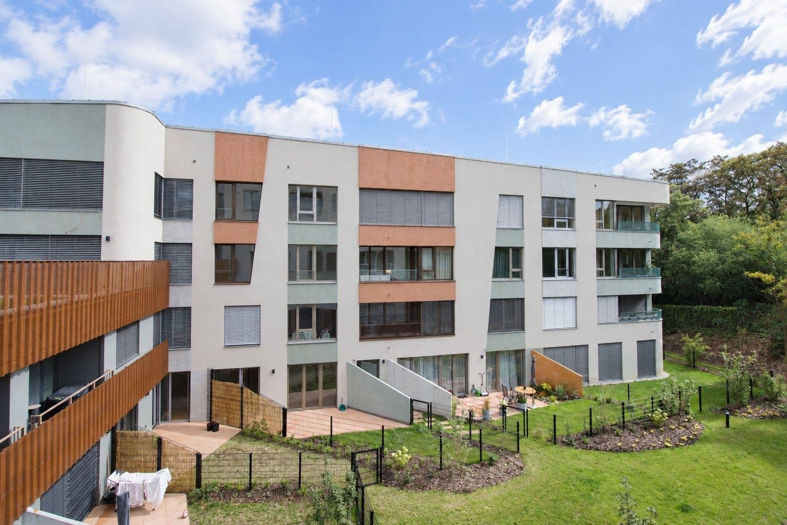 Pronájem bytu 1+kk 36 m², U Komína, Praha, Praha Pronájem bytu 1+kk 36 m², U Komína, Praha, Praha