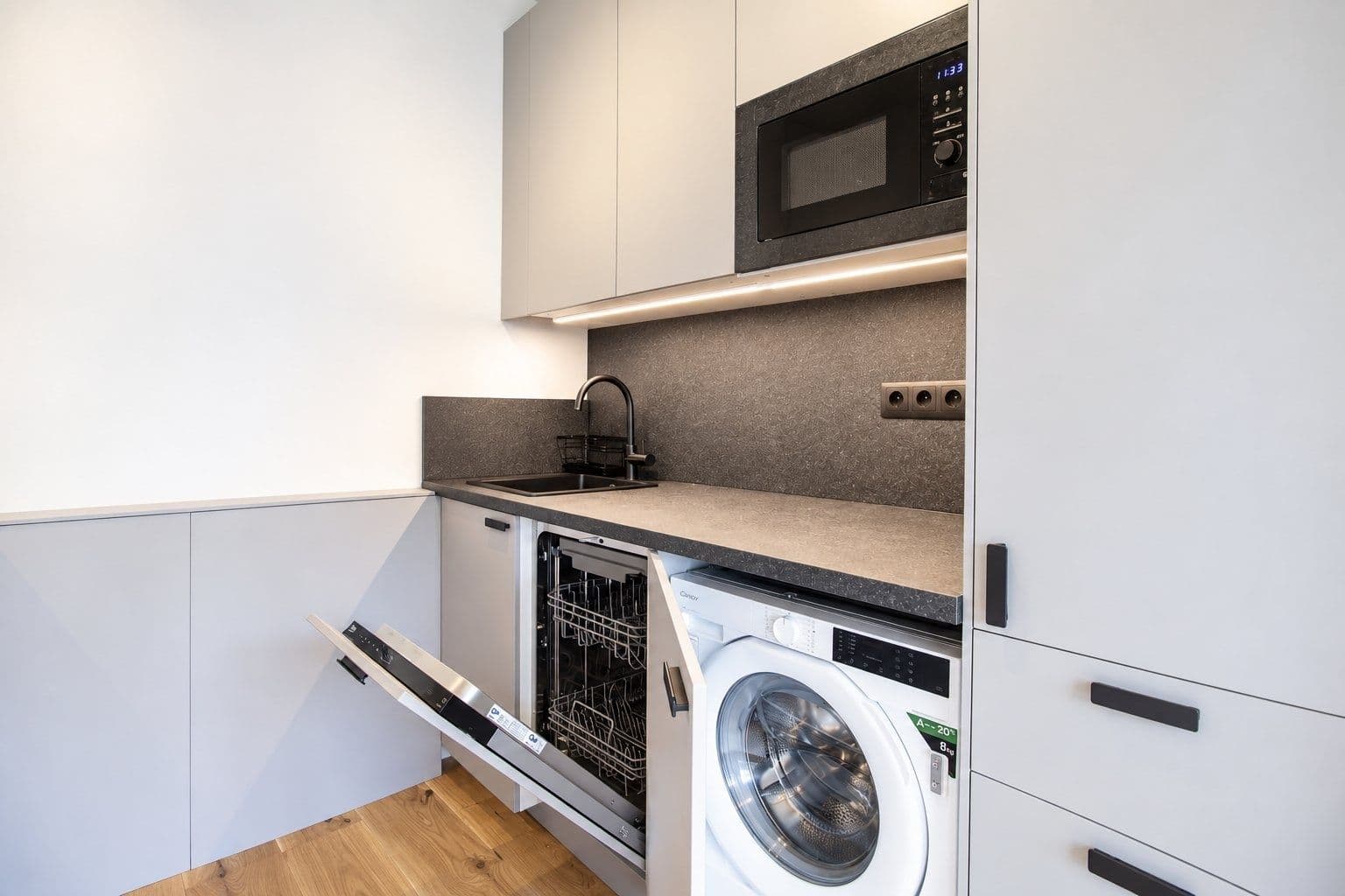 Pronájem bytu 1+kk 36 m², U Komína, Praha, Praha Pronájem bytu 1+kk 36 m², U Komína, Praha, Praha