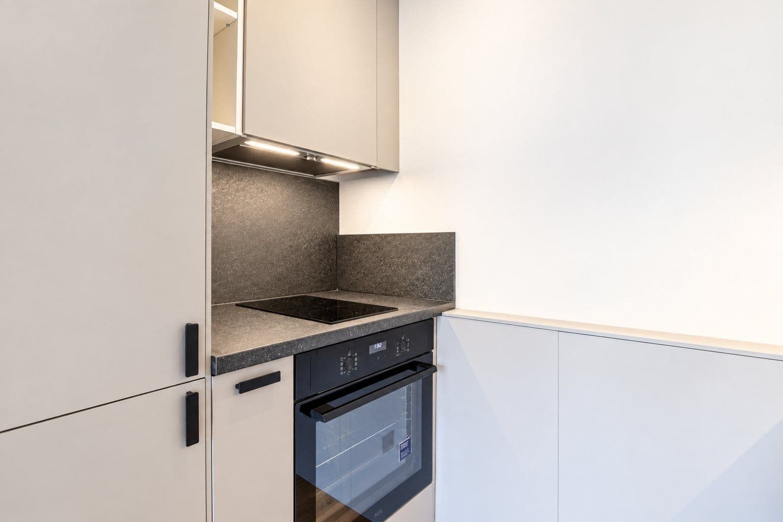 Pronájem bytu 1+kk 36 m², U Komína, Praha, Praha Pronájem bytu 1+kk 36 m², U Komína, Praha, Praha
