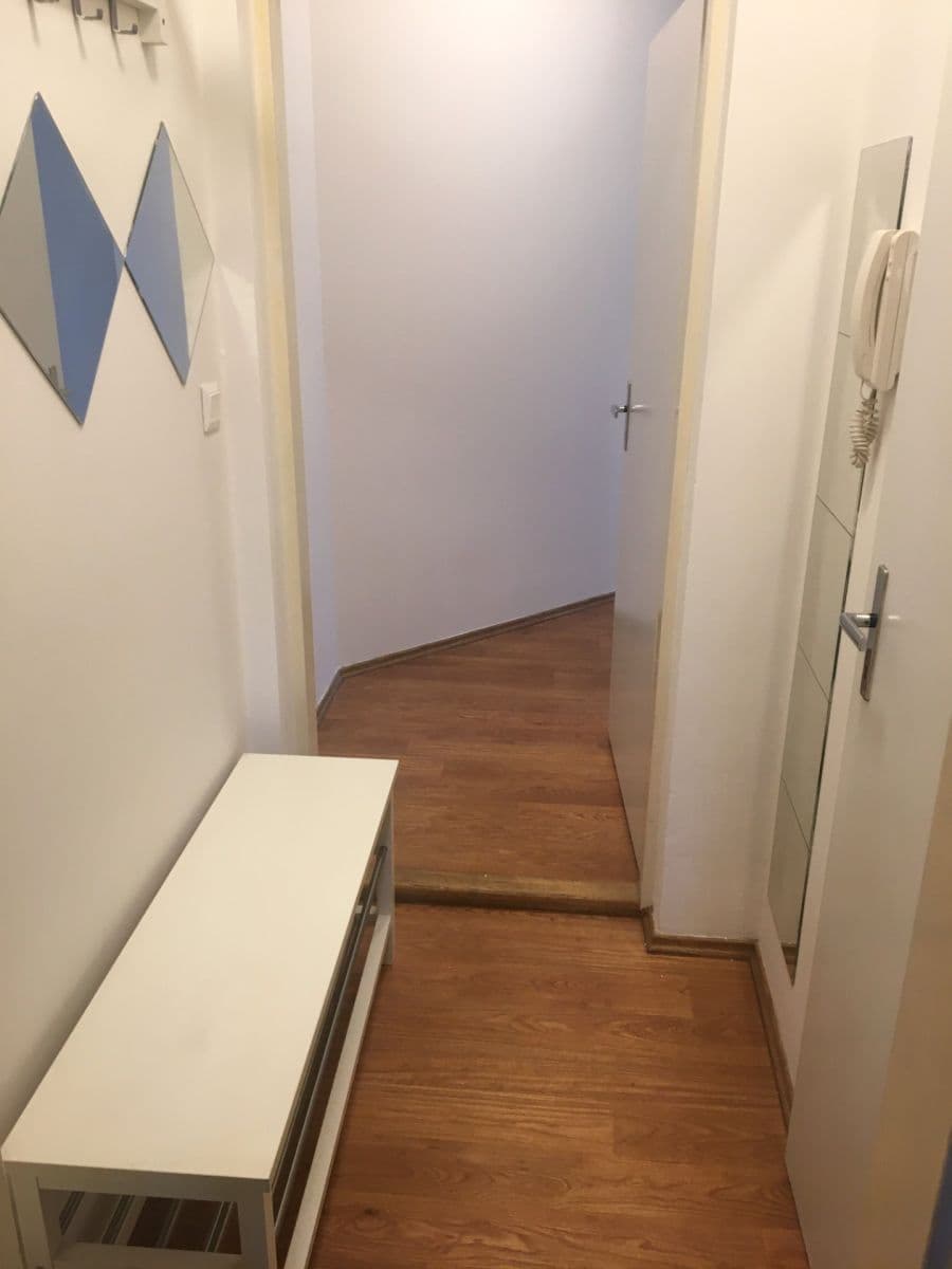 Pronájem bytu 1+kk 24 m², Pod Sychrovem Ⅰ, Praha, Praha Pronájem bytu 1+kk 24 m², Pod Sychrovem Ⅰ, Praha, Praha