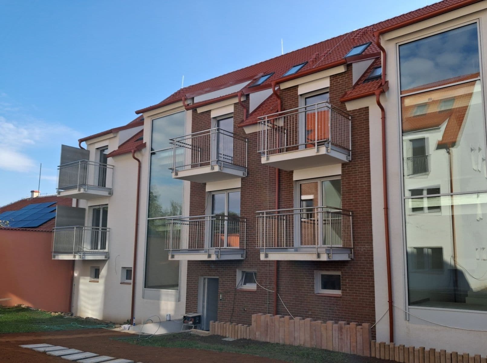 Pronájem bytu 2+kk 57 m², Revoluční, Šestajovice, Středočeský kraj Pronájem bytu 2+kk 57 m², Revoluční, Šestajovice, Středočeský kraj