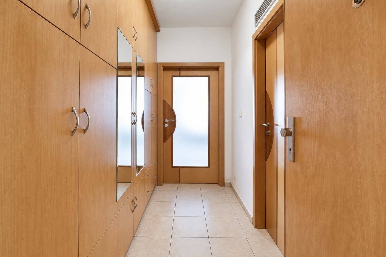 Pronájem bytu 2+kk 53 m², Dukelská, Benešov, Středočeský kraj Pronájem bytu 2+kk 53 m², Dukelská, Benešov, Středočeský kraj