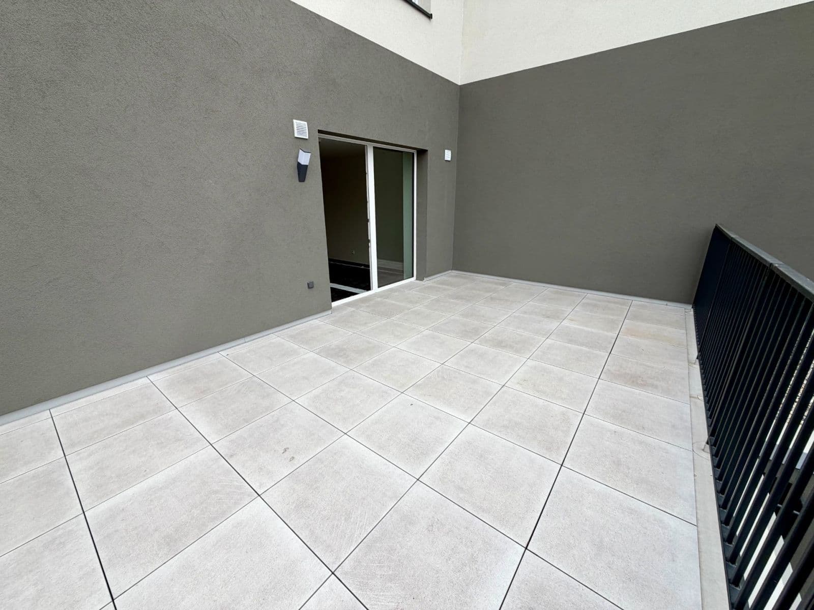 Prodej bytu 1+kk 22 m², Nepilova, Beroun, Středočeský kraj Prodej bytu 1+kk 22 m², Nepilova, Beroun, Středočeský kraj