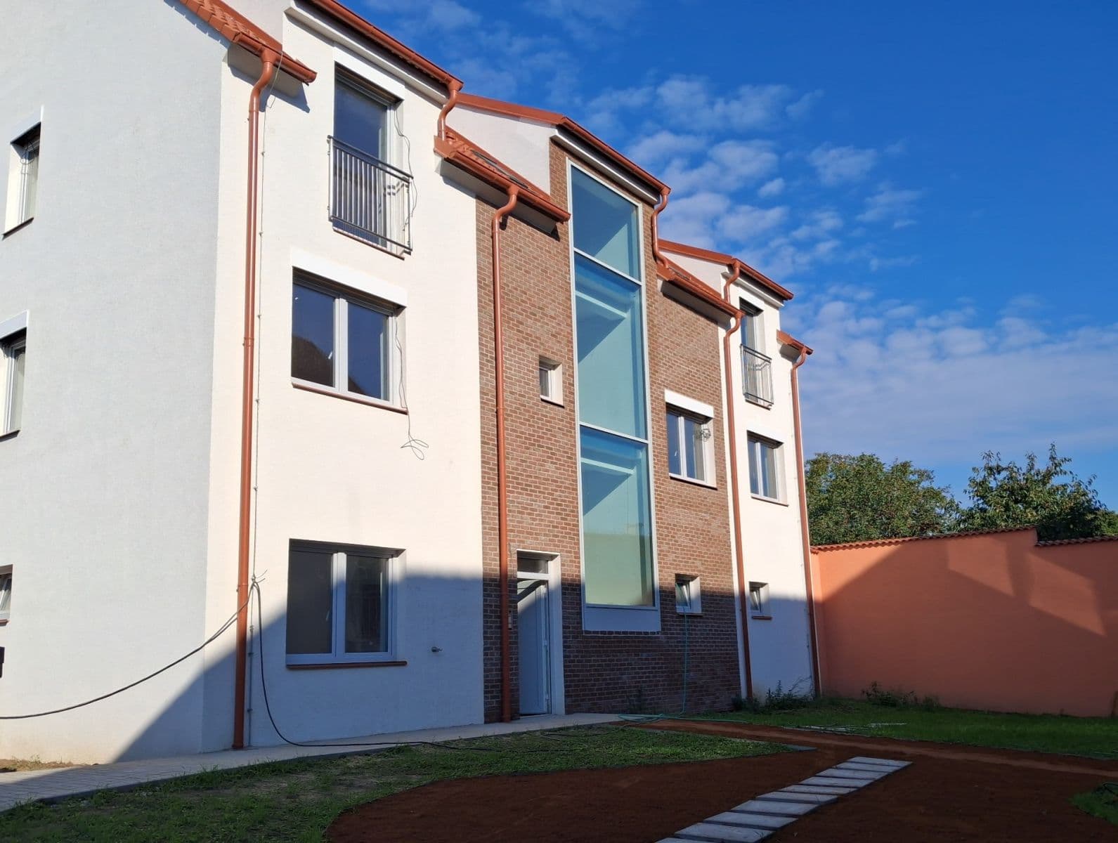 Pronájem bytu 2+kk 49 m², Revoluční, Šestajovice, Středočeský kraj Pronájem bytu 2+kk 49 m², Revoluční, Šestajovice, Středočeský kraj