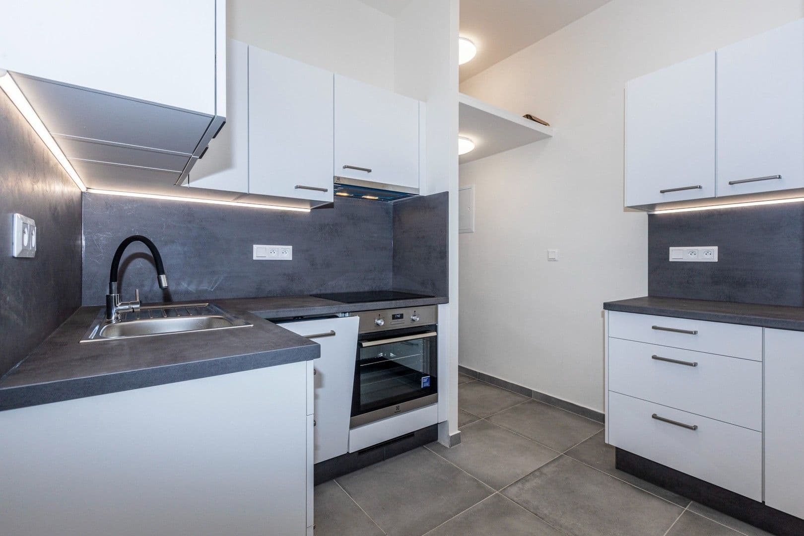 Pronájem bytu 2+1 50 m², Jivenská, Praha, Praha Pronájem bytu 2+1 50 m², Jivenská, Praha, Praha