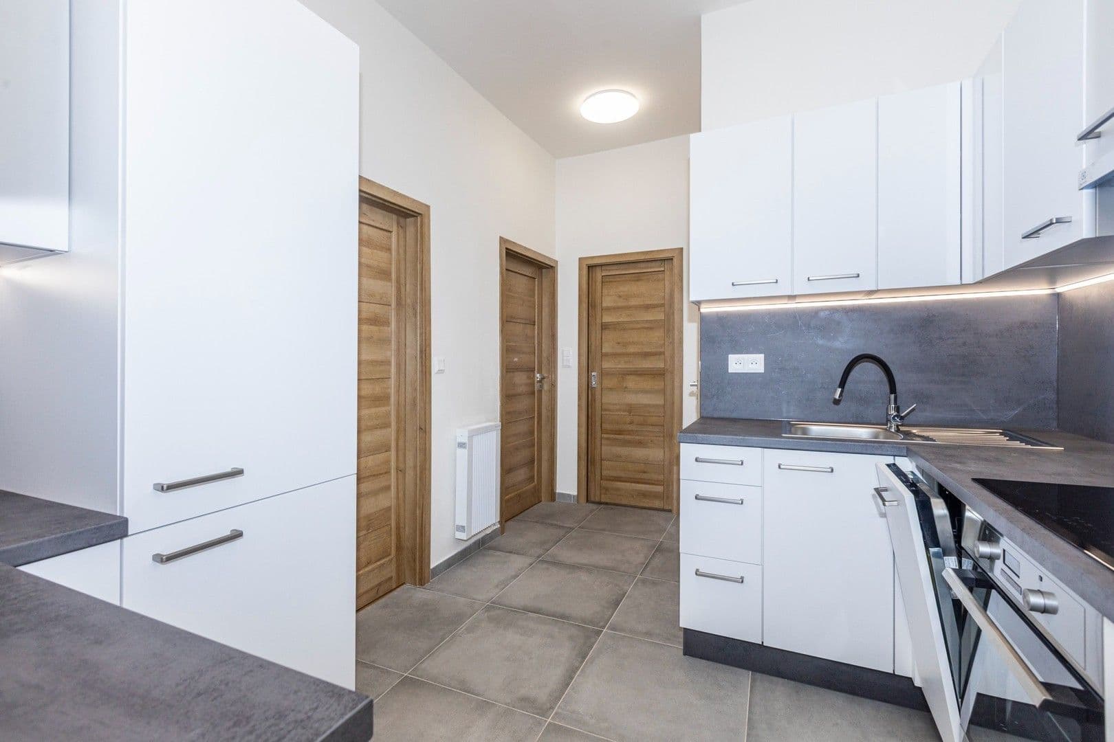 Pronájem bytu 2+1 50 m², Jivenská, Praha, Praha Pronájem bytu 2+1 50 m², Jivenská, Praha, Praha