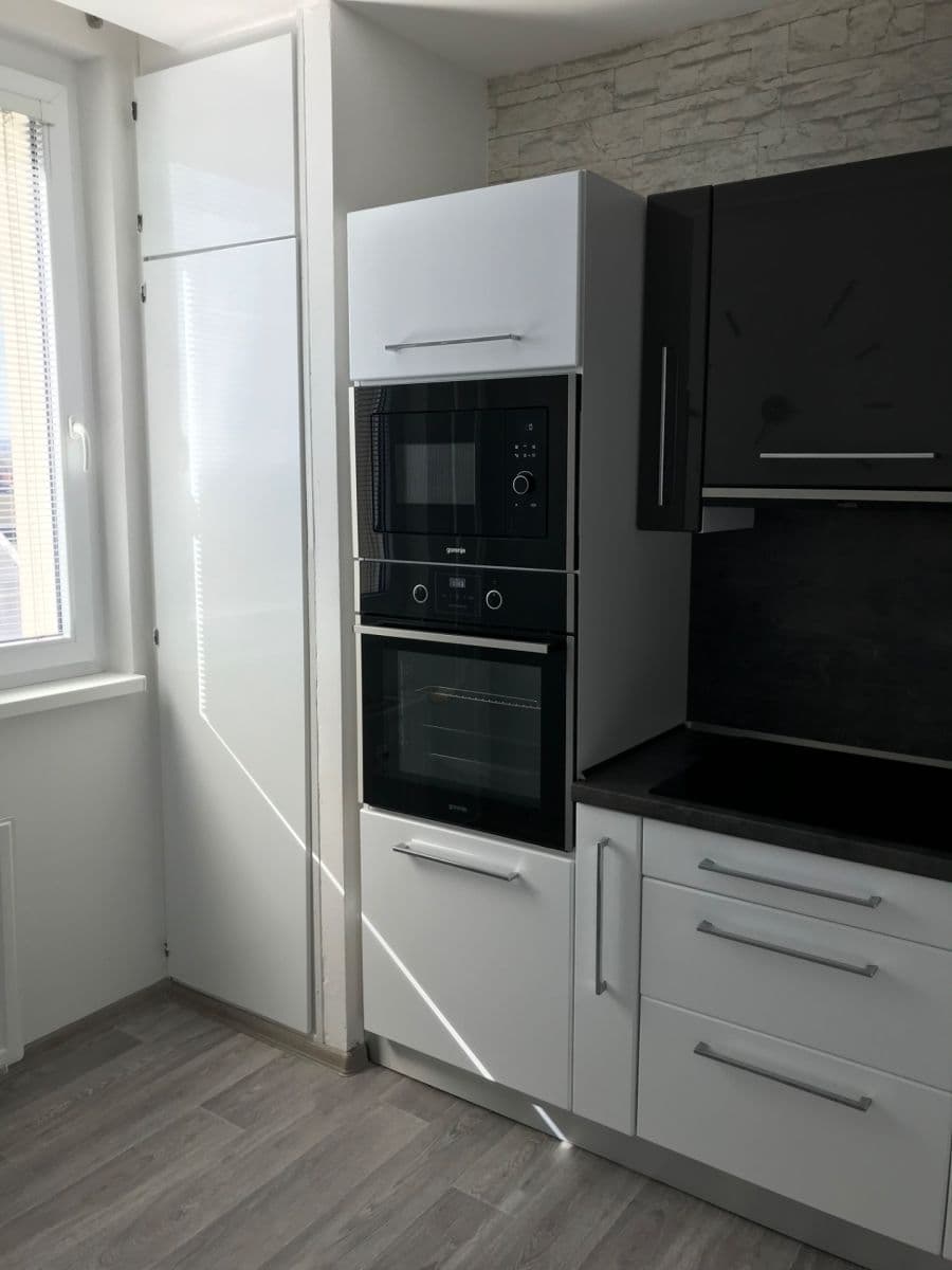 Pronájem bytu 2+1 45 m², Okružní, Zlín, Zlínský kraj Pronájem bytu 2+1 45 m², Okružní, Zlín, Zlínský kraj